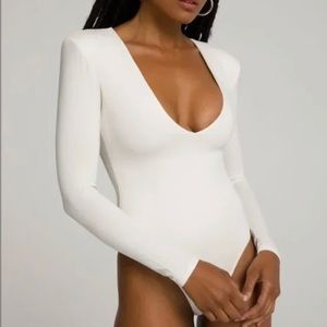 Good American Ivory Deep V Bodysuit size 4, XL, new with tags